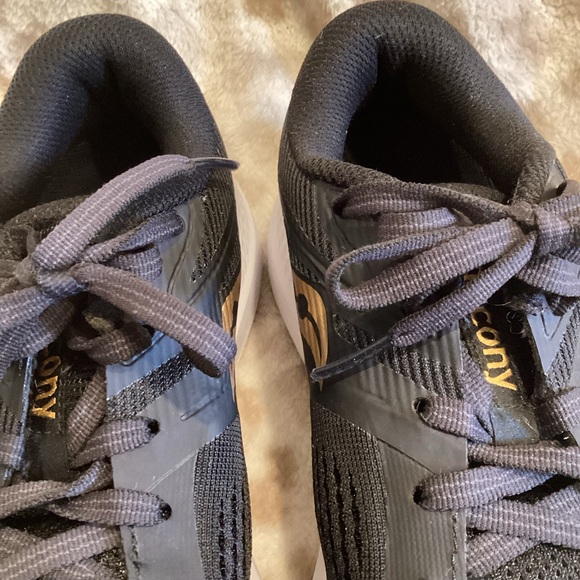 Saucony Women's Jazz 22 Black and Gold Cushioned Running Shoes, Size 6 - Picture 10 of 16